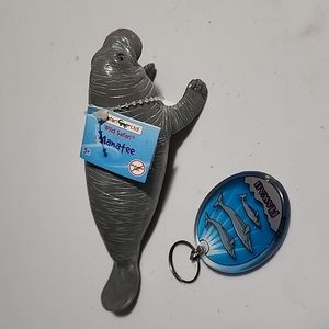 WILD SAFARI  MANATEE  & A HAWAII  DOLPHIN KEYCHAIN 🐬.